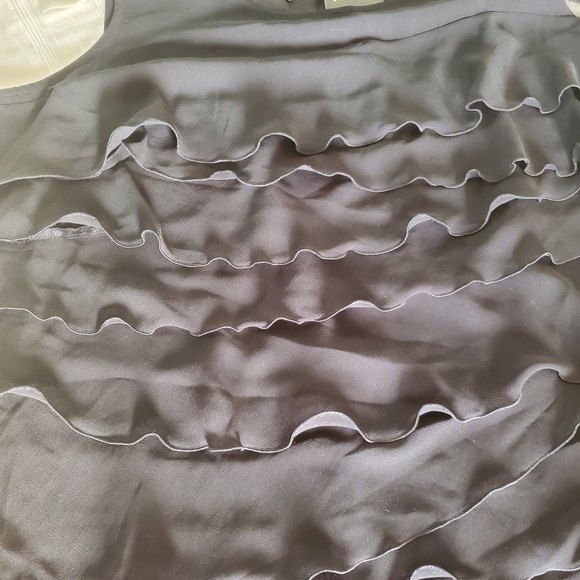 𝅺Nicole by Nicole Miller Black tiered ruffle sleevesless tank top-Size Large - Picture 7 of 8